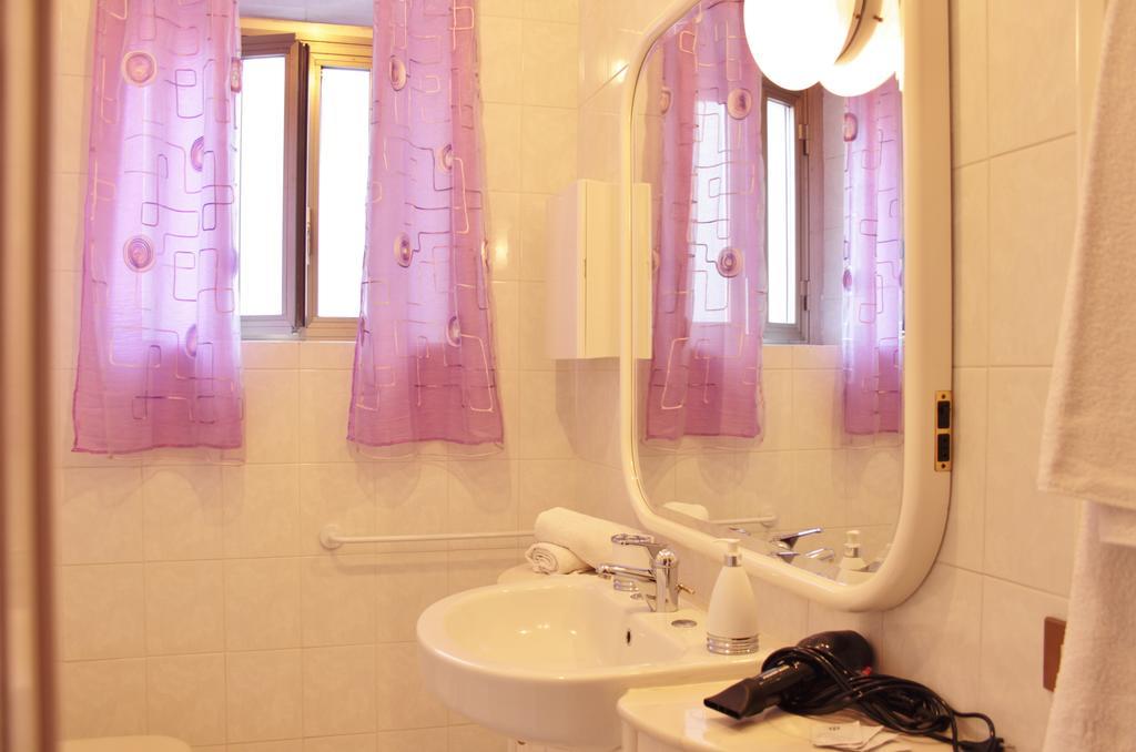 روما Abaco Bed & Breakfast الغرفة الصورة